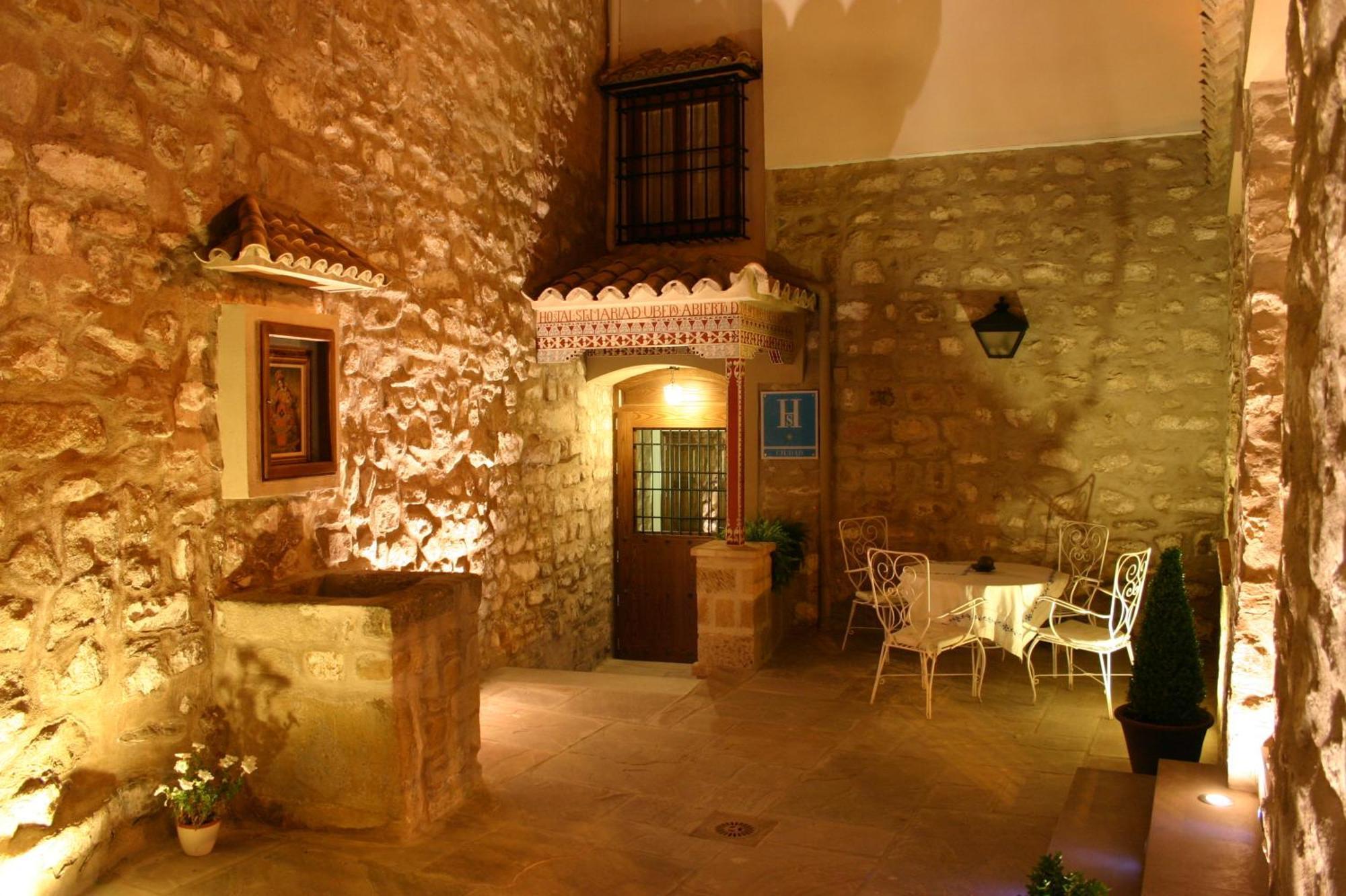 Hostal Santa Maria De Ubeda Eksteriør billede